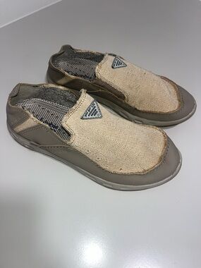 Columbia Men's Slip-On Canvas Loafers in Beige and Taupe